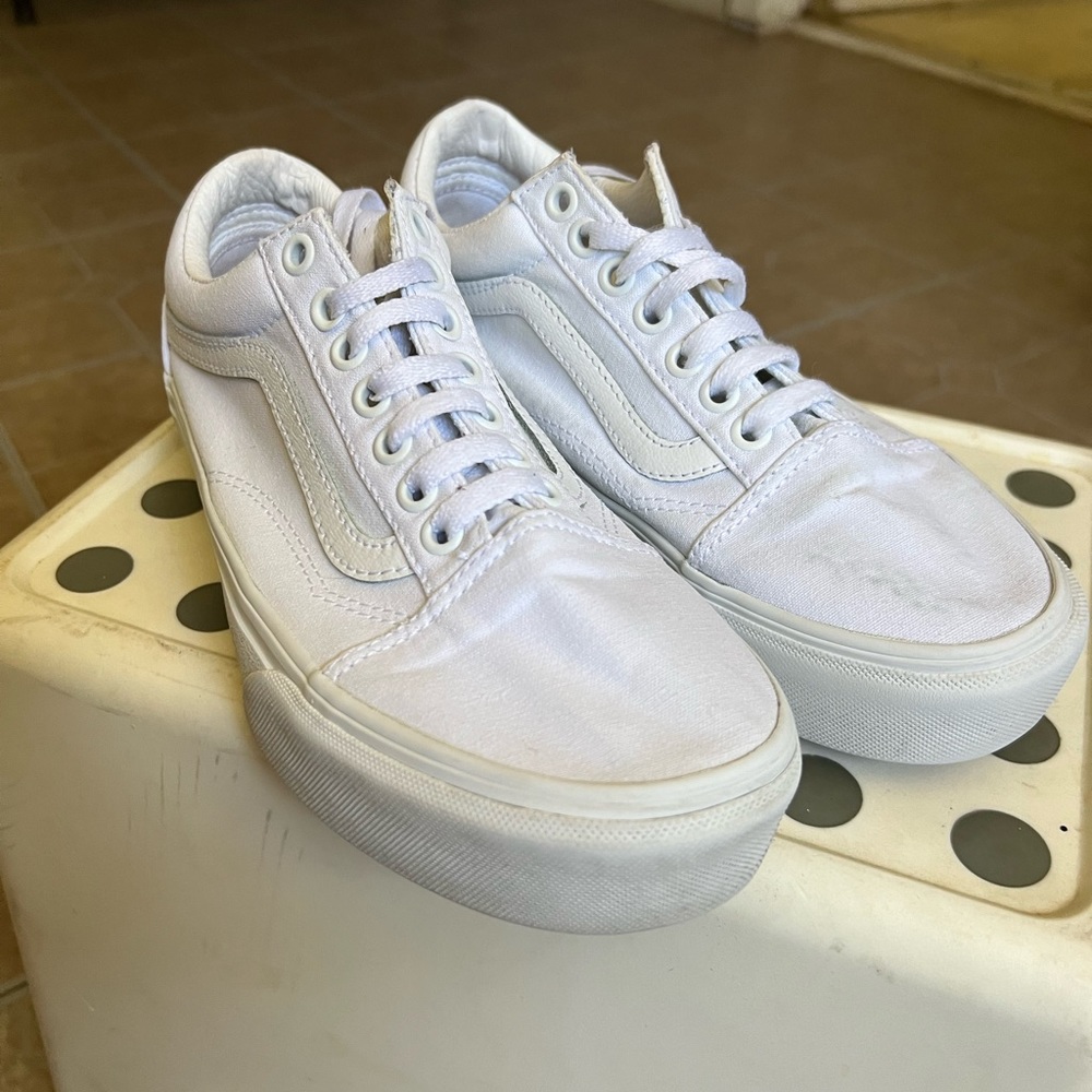 Old skool platform vans
